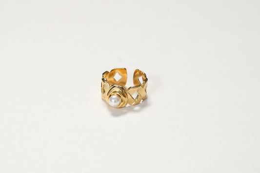 Everglow Twist Ring | Premium Handcrafted Jewellery